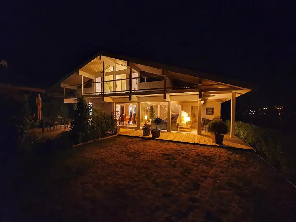 Maison Lacustre - Maison contemporaine avec vue panoramique sur le lac dAnnecy