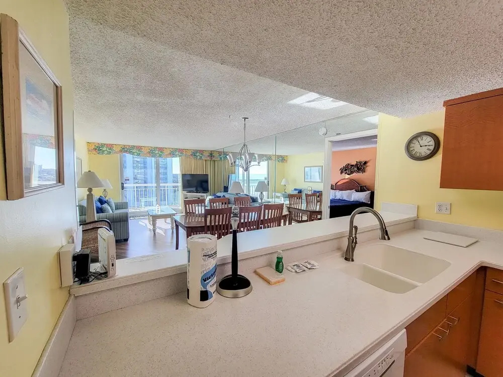 904 South Hampton 2 Bedroom Condo