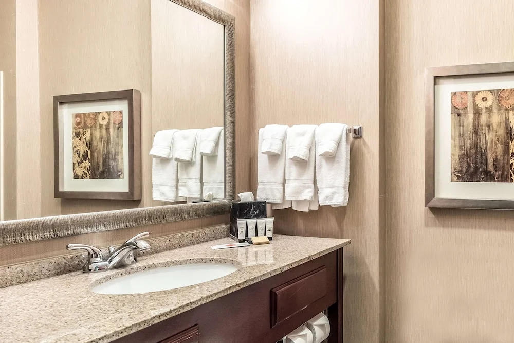 Holiday Inn Express & Suites Mineral Wells