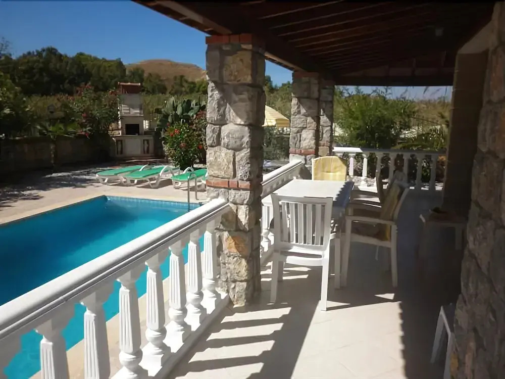 New Age Villa Tina