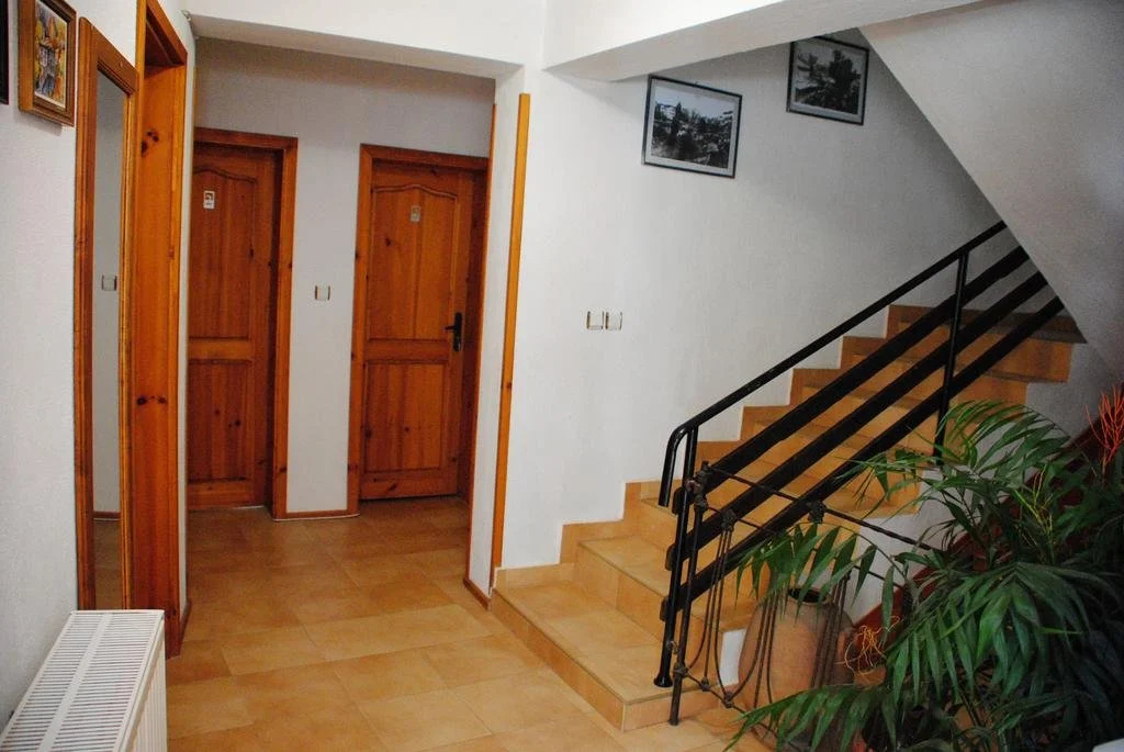 Tonis Guest House