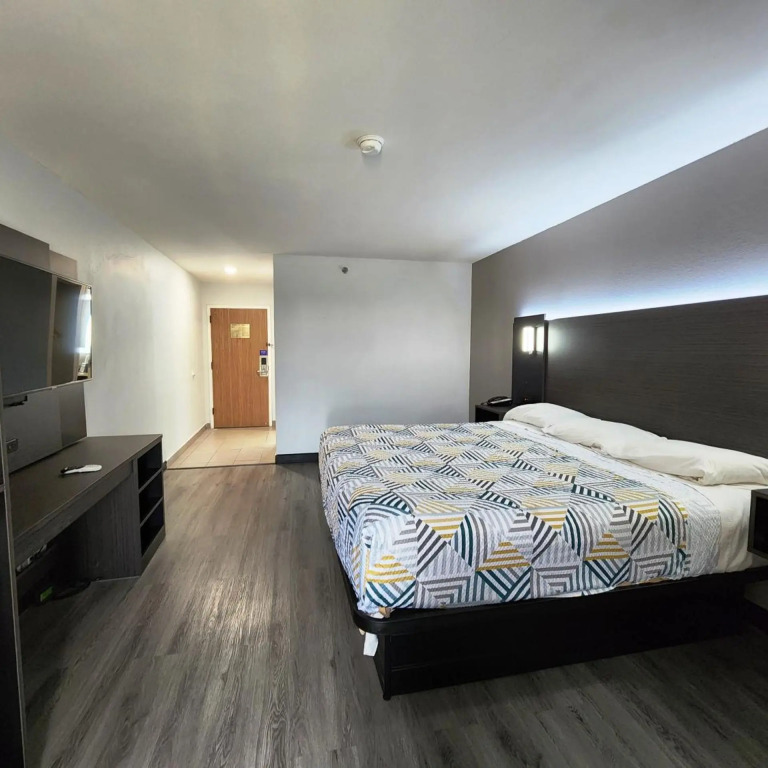 Motel 6-Pine Bluff, AR