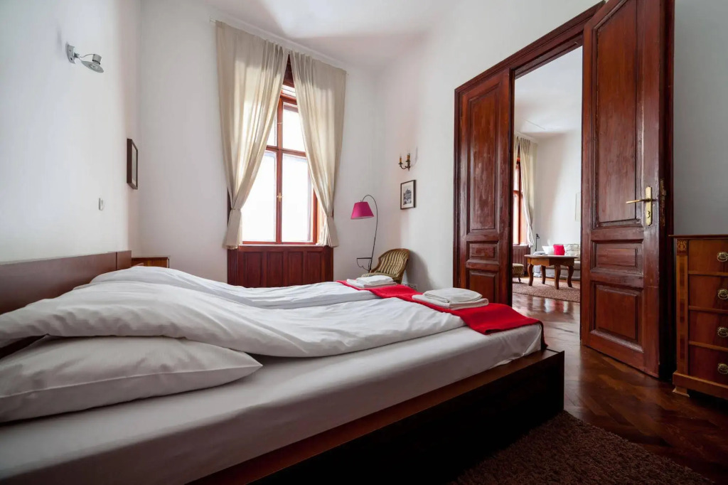 Kadar Apartments