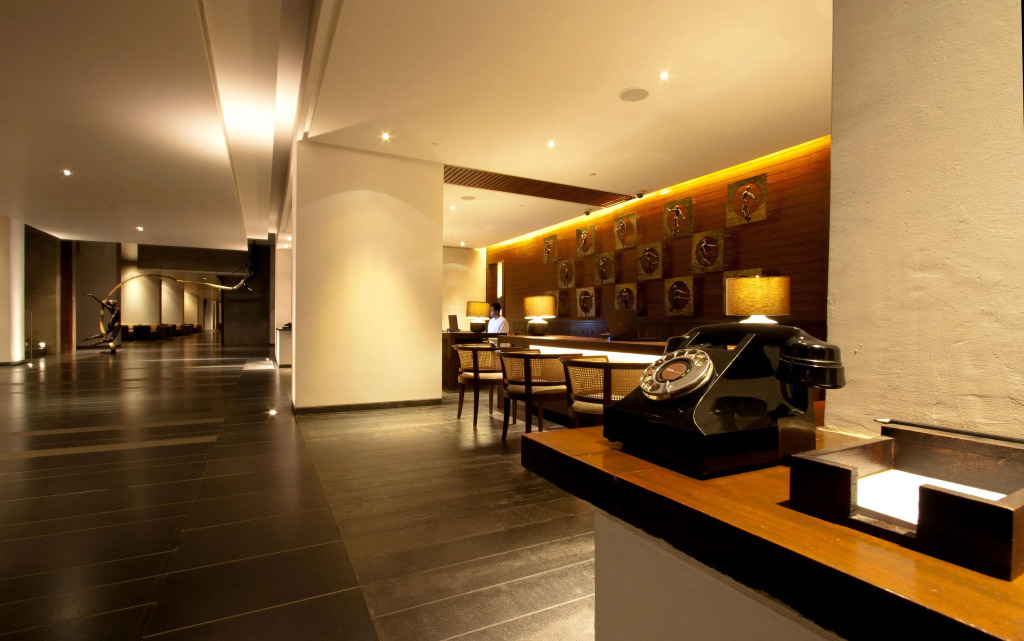 Slohh by Roach Bengaluru, Curio Collection by Hilton