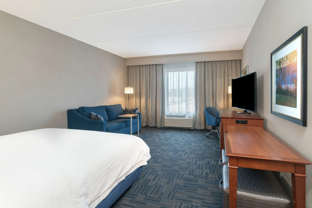 Hampton Inn & Suites Newburgh Stewart Airport, NY