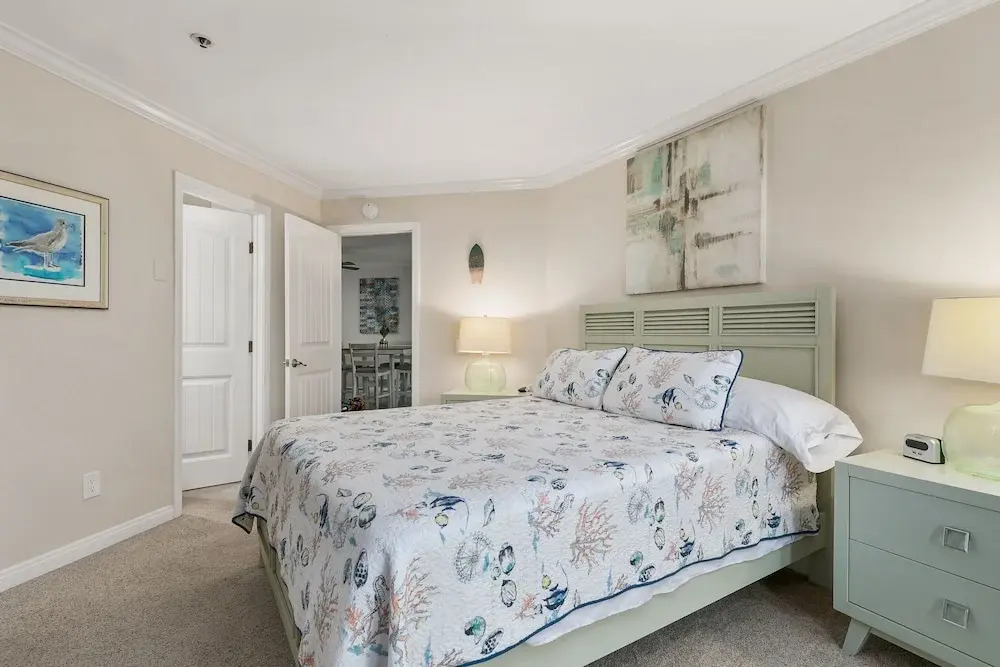 All-suite Pierside W/ Ocean-view Balconies 2 Bedroom Condo