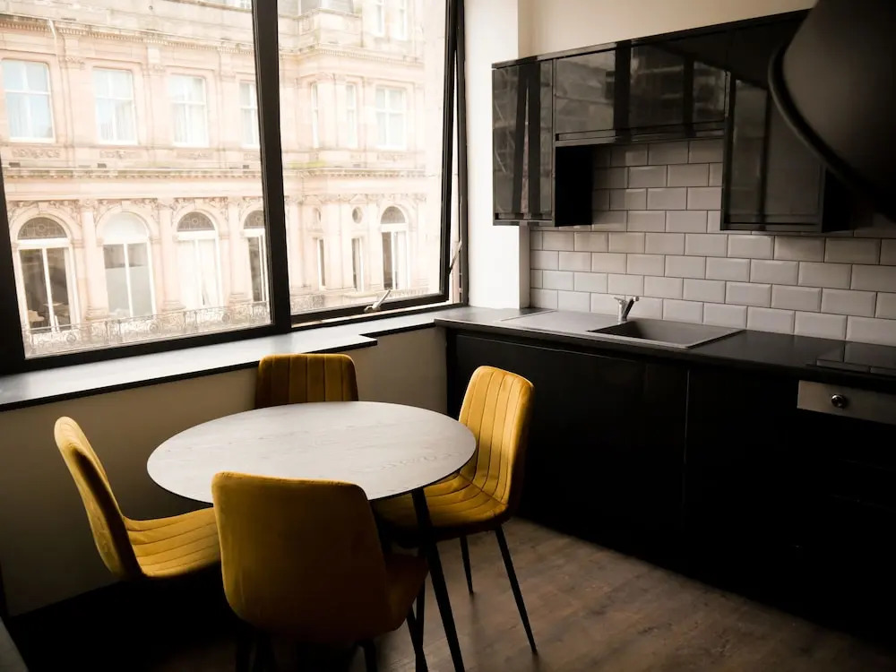 New Oxford House Apartments By Happy Days