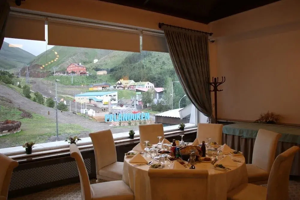 Snowdora Hotel