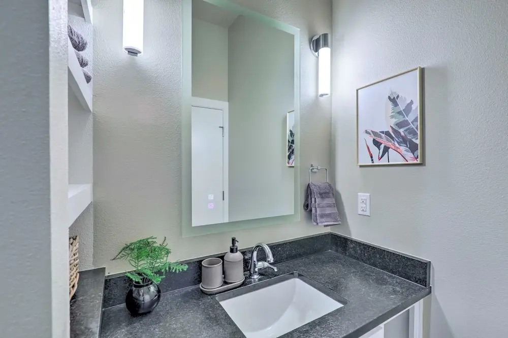 Bright San Marcos Apartment w/ Ideal Location