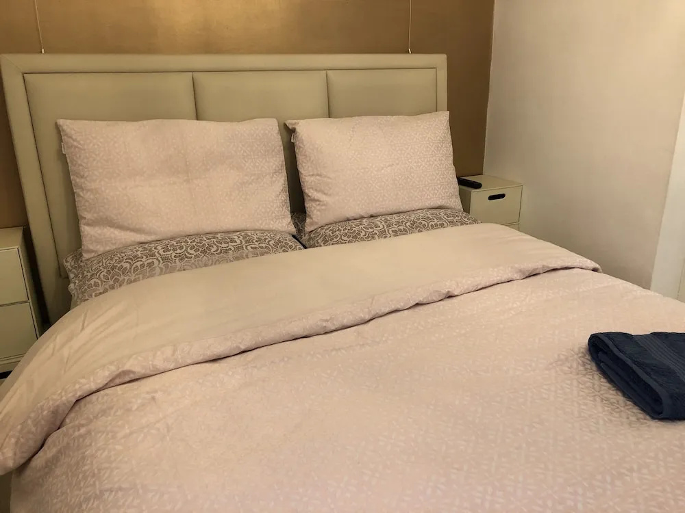 Apartment - Sleeps 4 - Balcony - Sea View