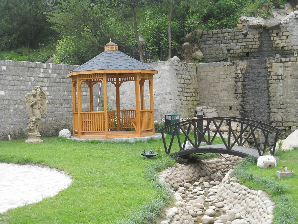 Hotel Rock Manali -A Unit of Akhnoor Hotels Pvt Ltd