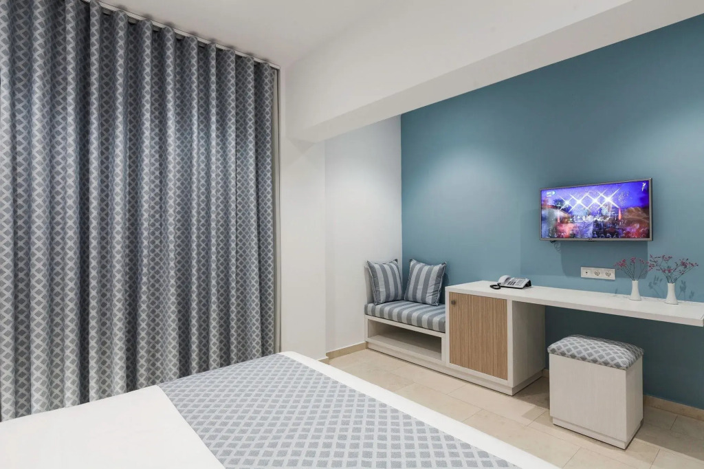 Zephyros Hotel