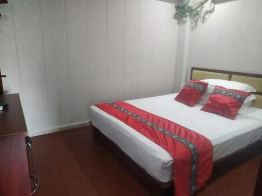 Lianhua Express Hotel