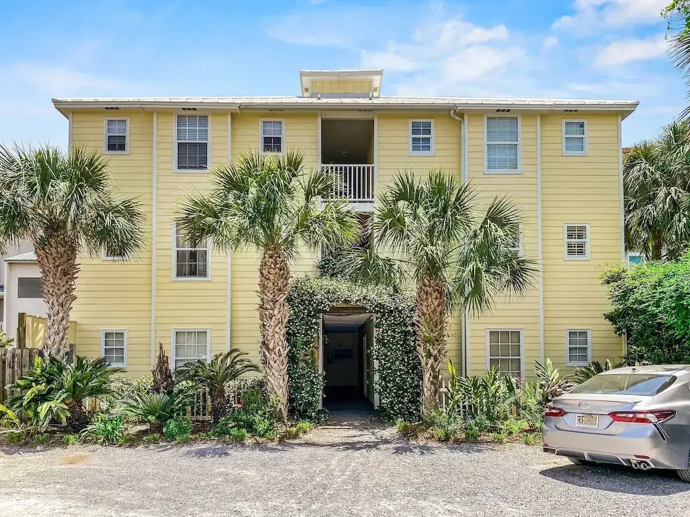 The Breezeway - 2 Br condo by RedAwning