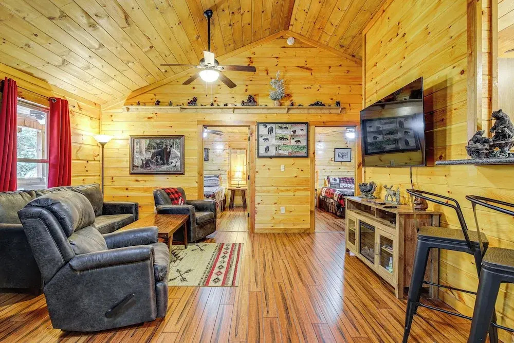 2 Mi to Dtwn Gatlinburg: 'crescent Claw Cabin!'
