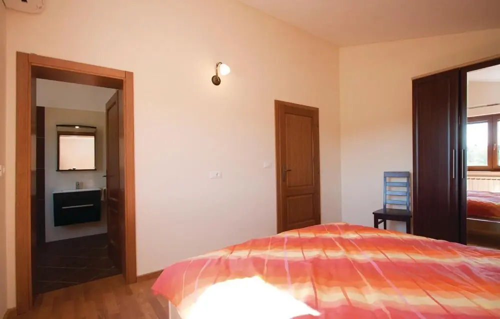Nice Home in Vodnjan With Wifi and 4 Bedrooms