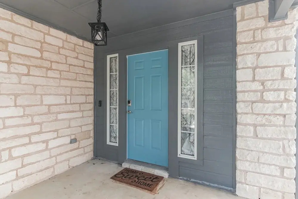 Quiet Austin Stay Near Tech