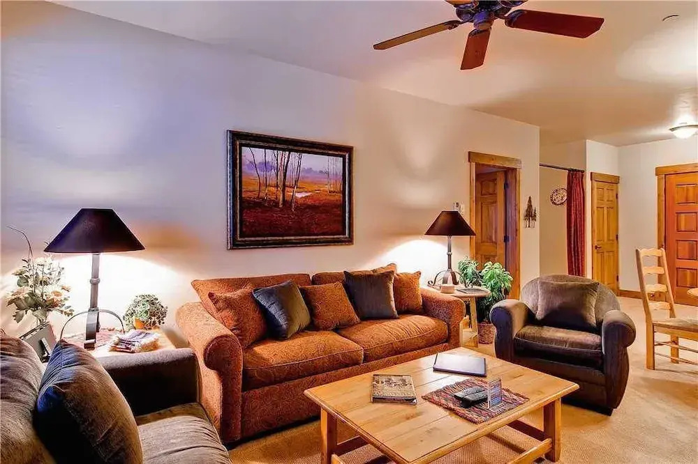 3205 Champagne Lodge, Trappeur's Crossing Apartment 2