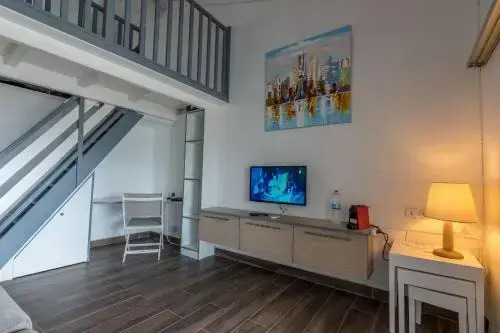 Superbe studio en duplex, vue sur mer et piscine