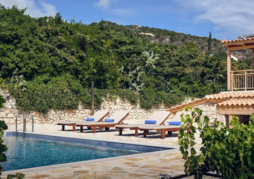 Arbarosa Villa - A stylish villa with Private Pool & Sea Views, by ZanteWize