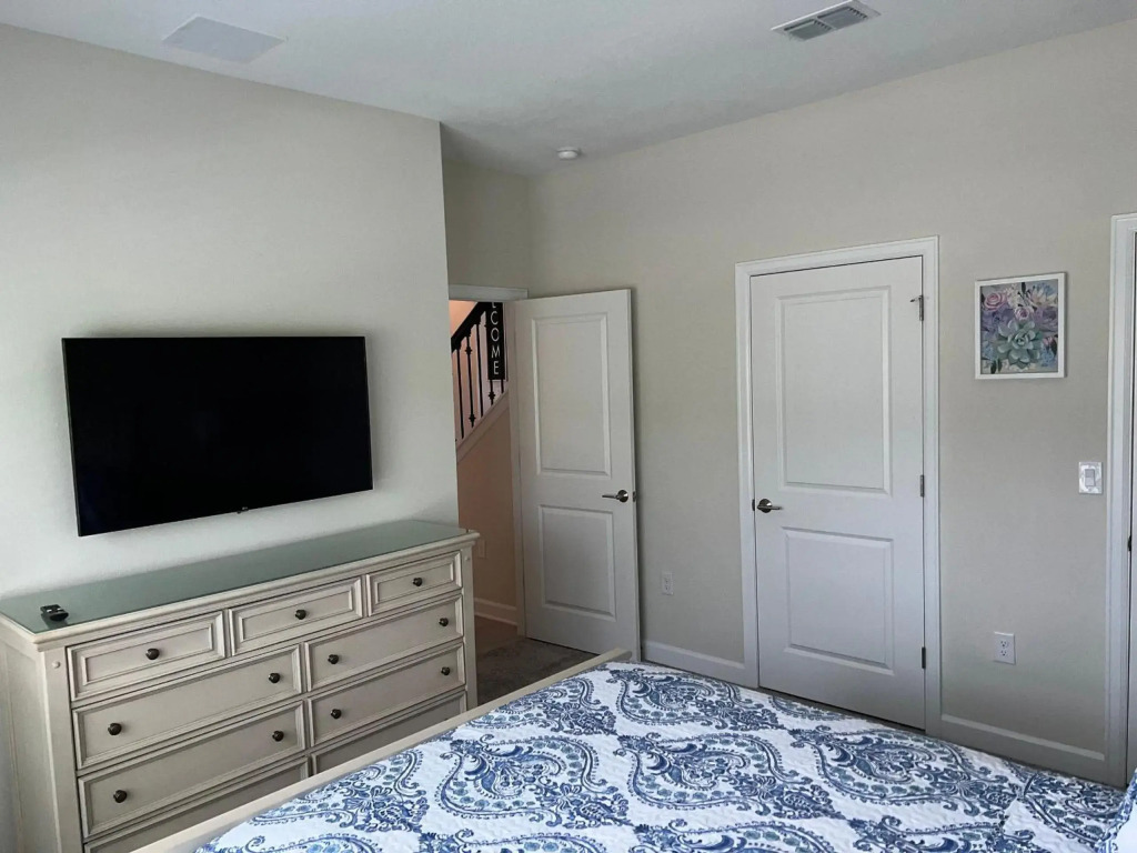 Fascinating 4bedroom townhome, close to Disney
