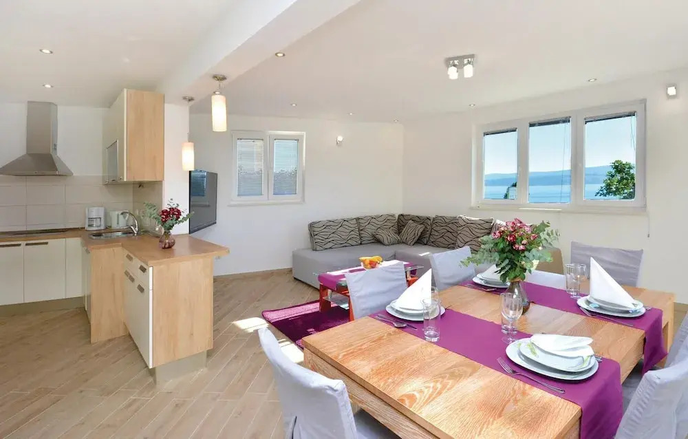 Amazing Home in Lokva Rogoznica With Wifi and 2 Bedrooms