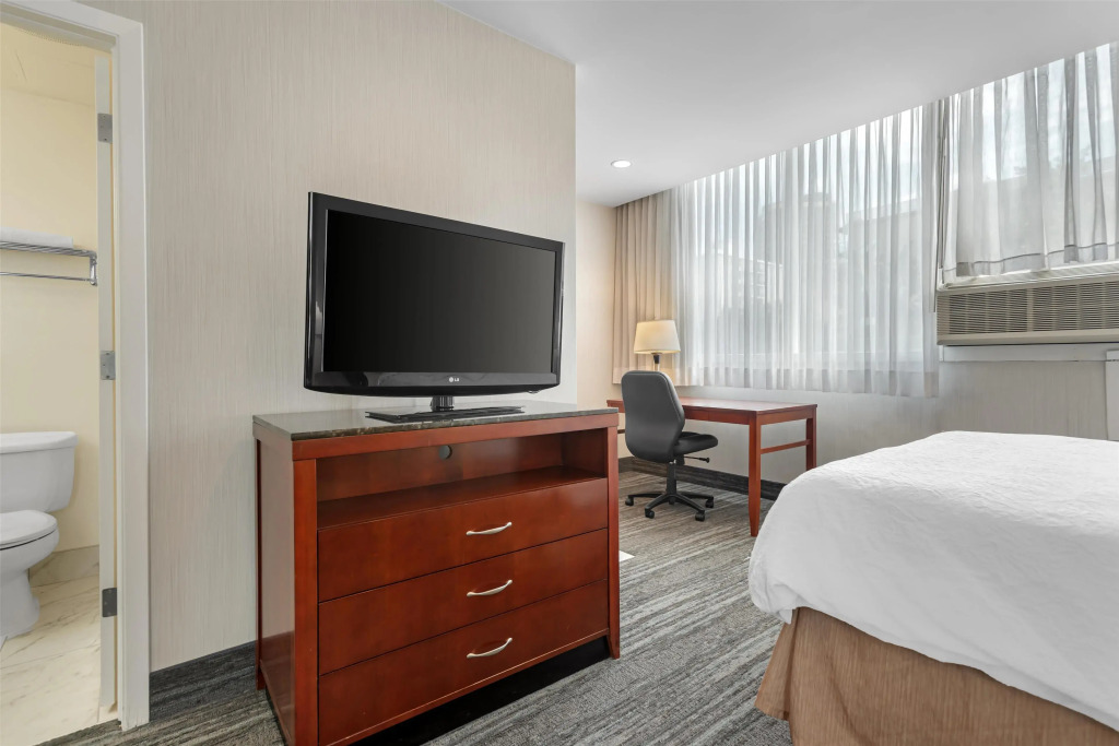 Best Western Plus Suites Downtown Calgary