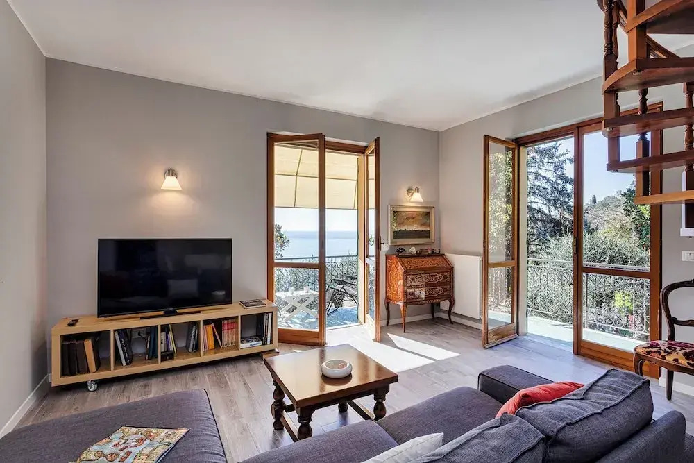 Seaview Apartment with Garden in Recco
