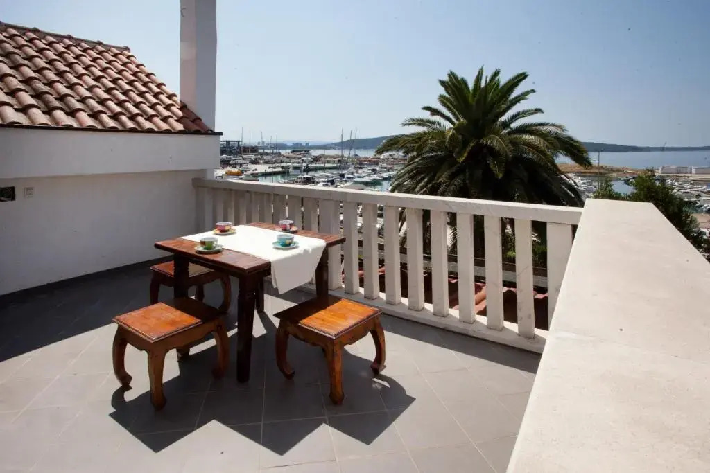 Yacht Beach Apartments