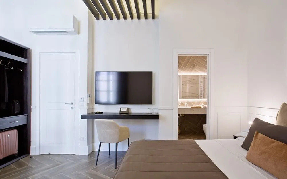 Umberto34-Luxury Home