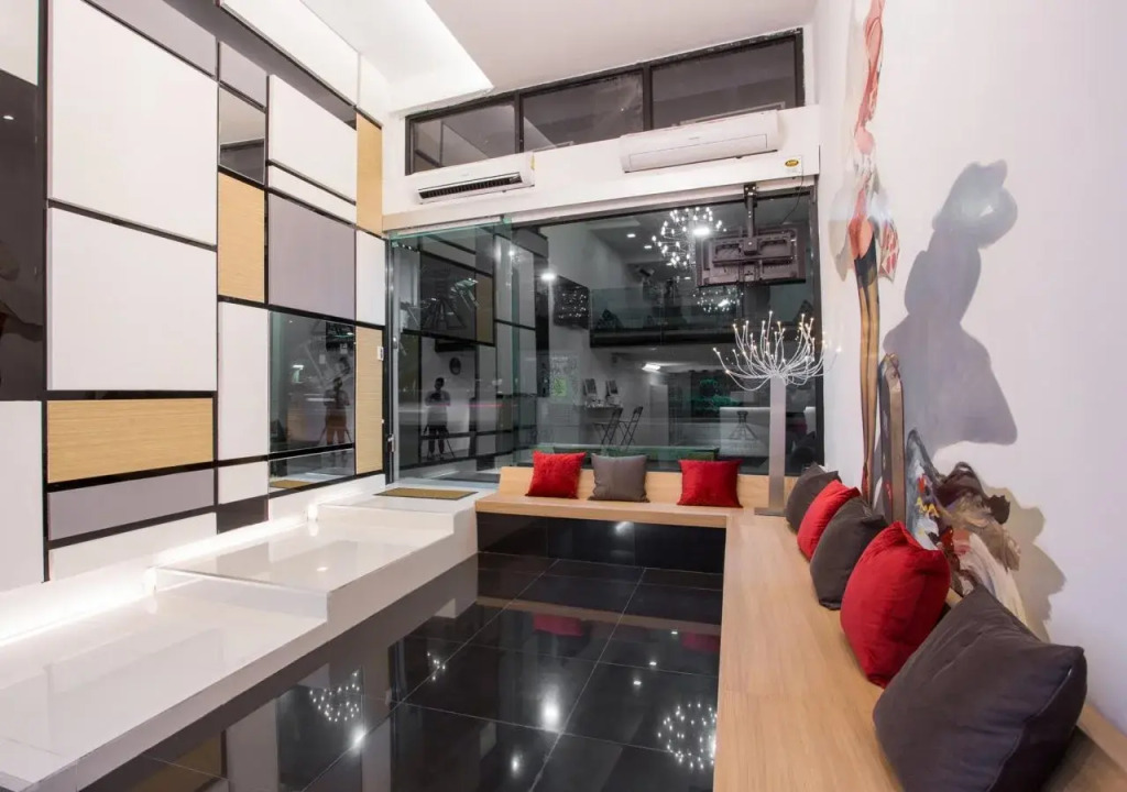 Sleep Lab Hostel