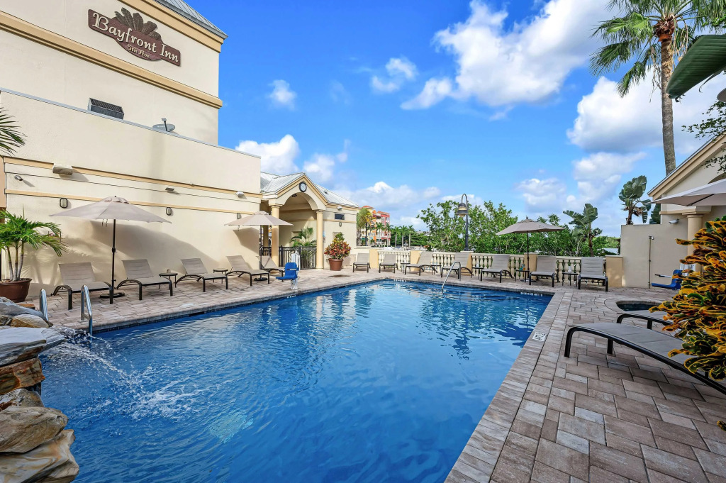 Bayfront Inn Fifth Avenue