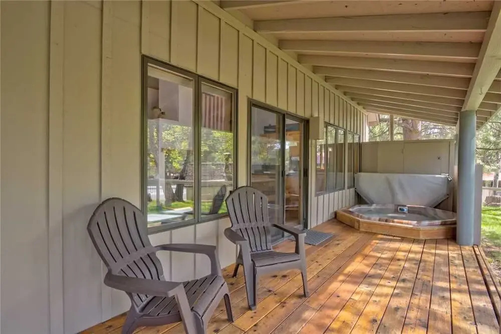 2 Circle 4 Cabin