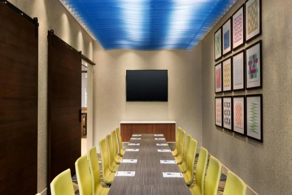 Holiday Inn Express & Suites Clear Spring by IHG