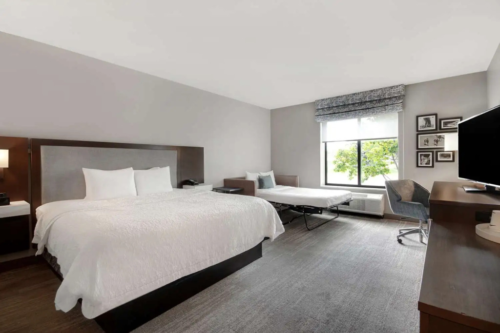Hampton Inn Livonia Detroit