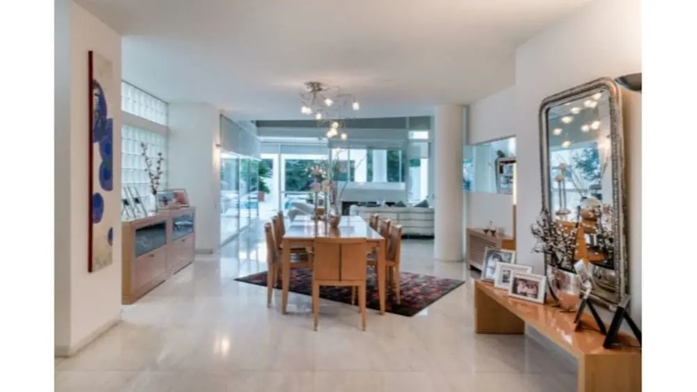 Perfect Athenian Villa