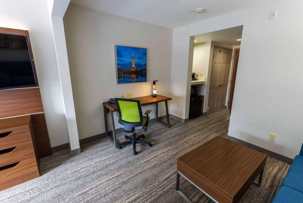 Wingate by Wyndham Lafayette Airport
