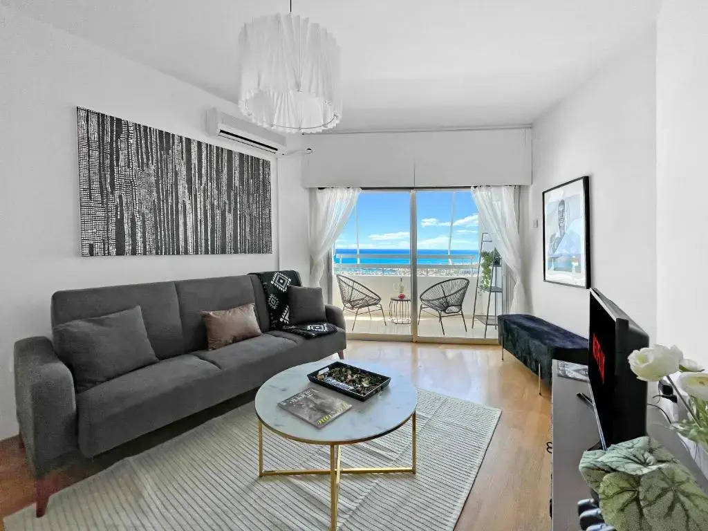 1BR Seaview Apt close to the beach - Top location