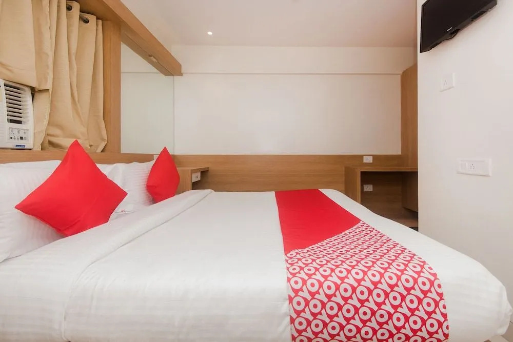 FabHotel Starwood Residency - 100M From Dr DY Patil Stadium