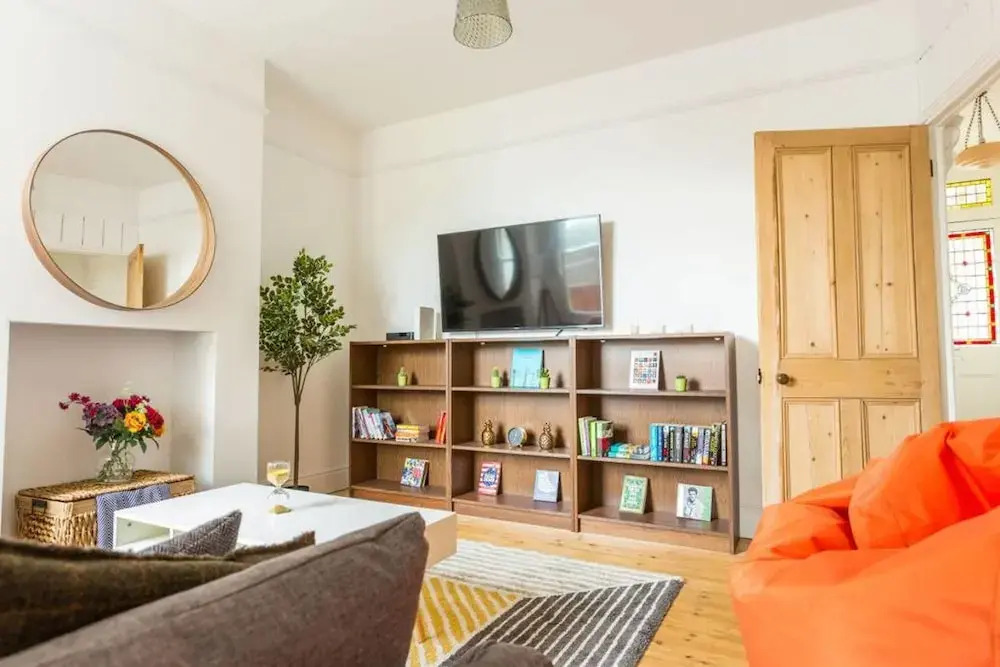Bright and modern 4 bed family home in Cambridge