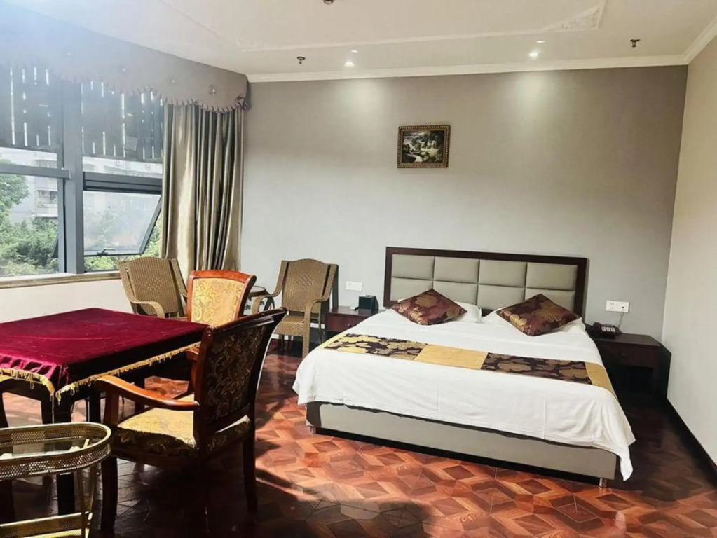 Jinlong Hotel