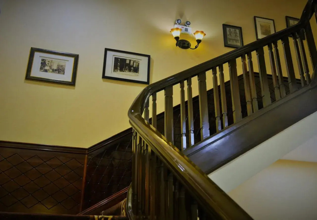 Mansion Hotel