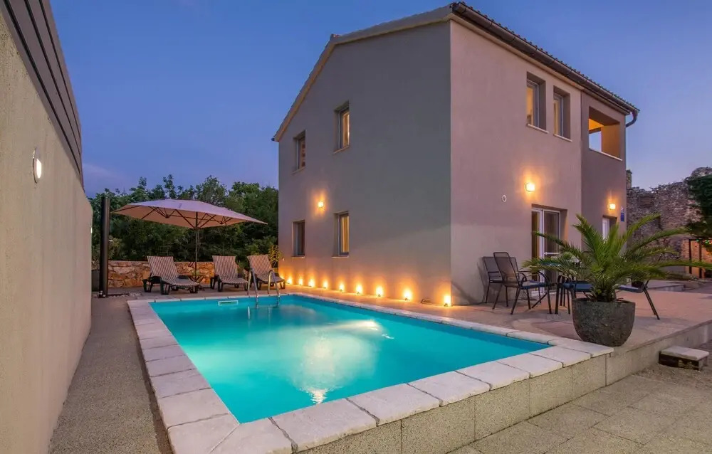 Awesome Home in Kras With Wifi and 2 Bedrooms