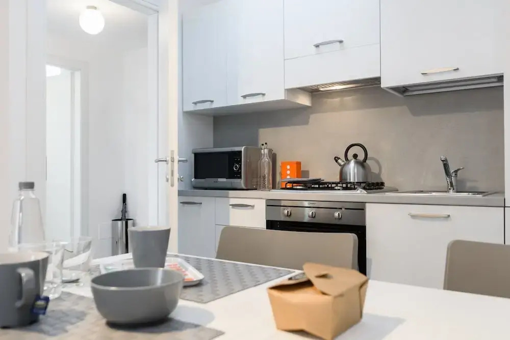 Marinas White Apartment