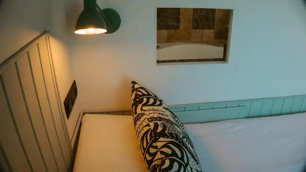 Me Natural Rooms