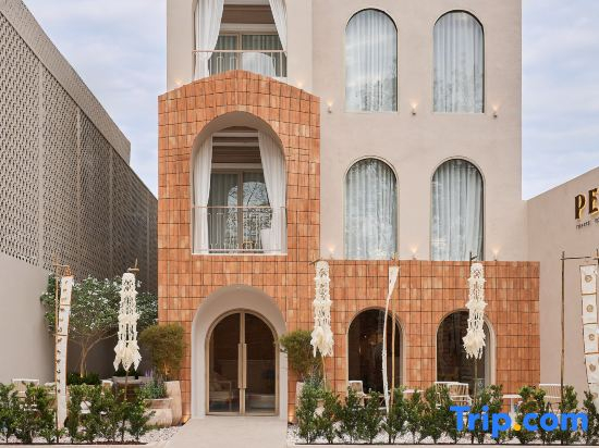 PE-LA Thapae Boutique Hotel
