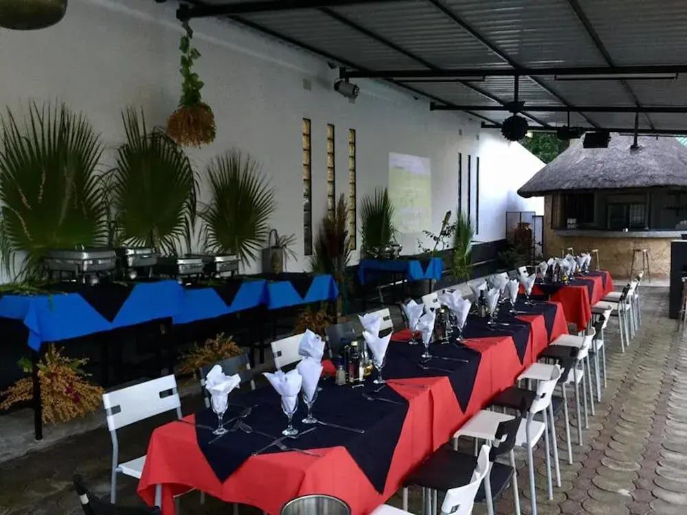 Le Dolphin's Grand Paradiso Hotel