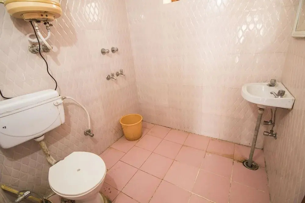 Giriraj Guest House