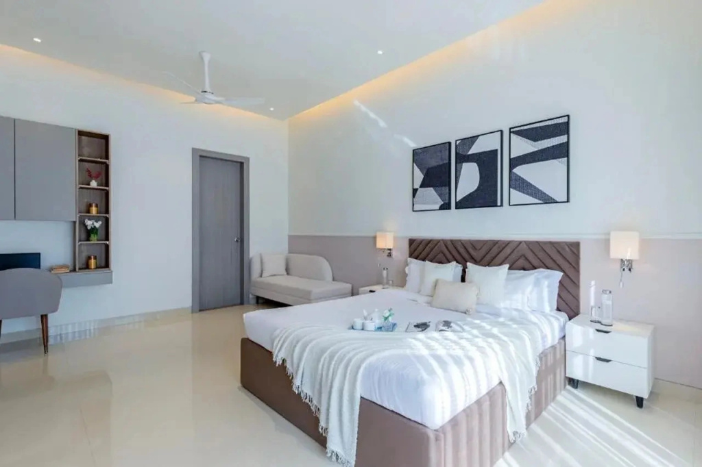 ELIVAAS Elite Sereno - Luxe 4 BHK Villa With Pvt Pool & Garden