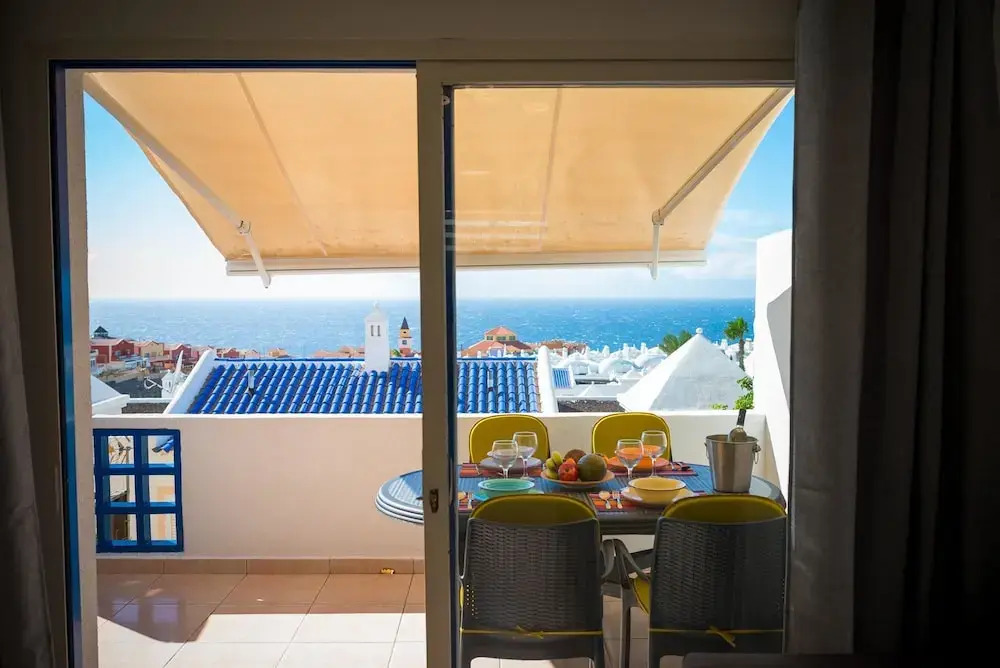 Apartment with 2 Bedrooms in Playa Paraíso, with Wonderful Sea View, Furnished Terrace And Wifi - 1 Km From the Beach